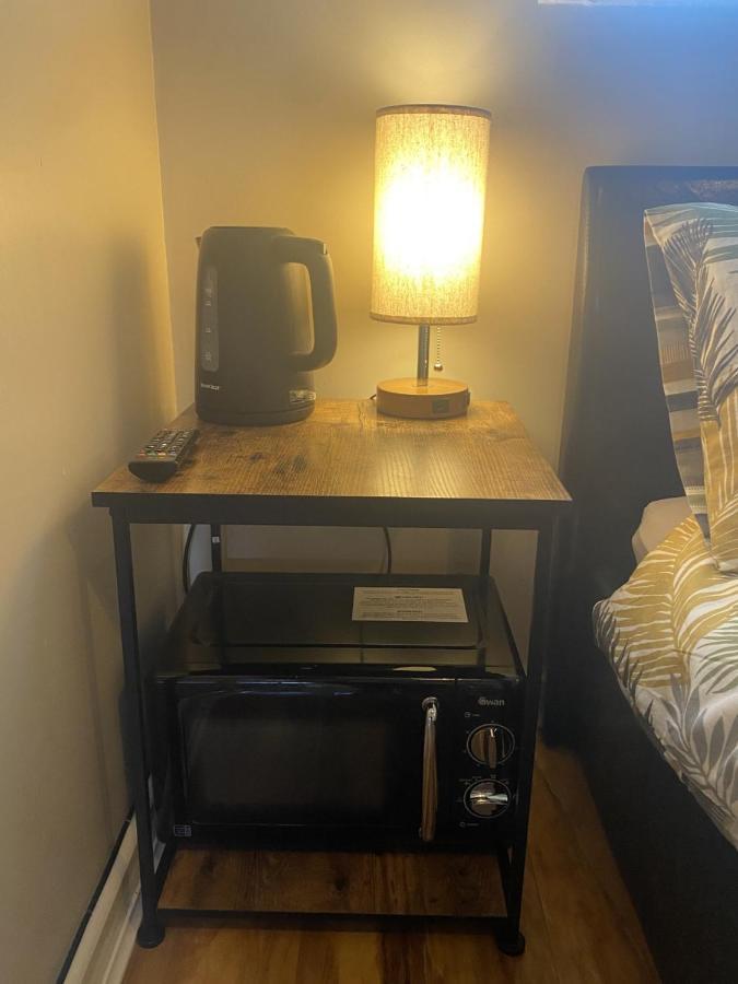 Private Room And Bathroom With Private Entrance Near Warwick Town Centre ภายนอก รูปภาพ